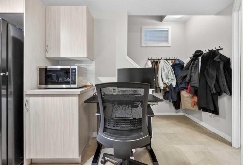 1607 2 Street Nw, Calgary, AB - Indoor