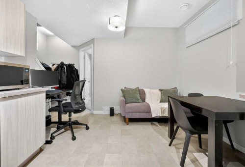 1607 2 Street Nw, Calgary, AB - Indoor