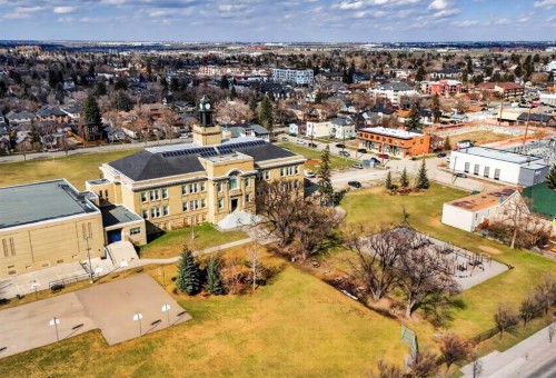 1607 2 Street Nw, Calgary, AB - Outdoor With View