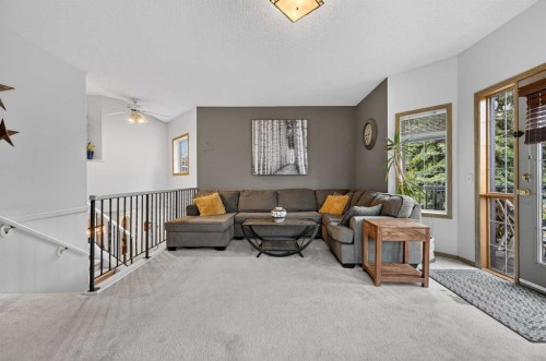 30 Douglasdale Point Se, Calgary, AB 