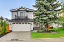 30 Douglasdale Point Se, Calgary, AB 