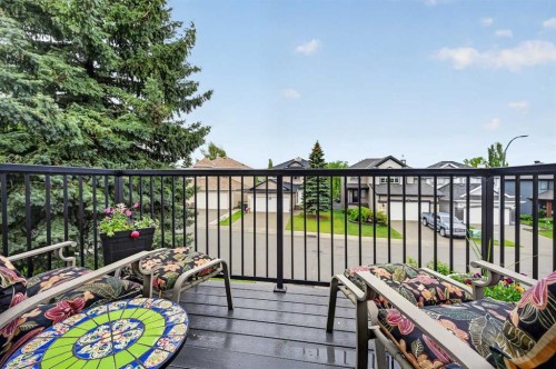 30 Douglasdale Point Se, Calgary, AB 
