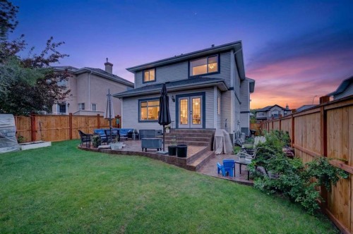30 Douglasdale Point Se, Calgary, AB 