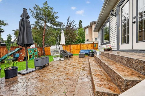 30 Douglasdale Point Se, Calgary, AB 