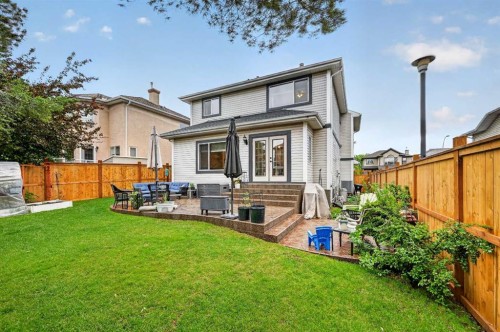 30 Douglasdale Point Se, Calgary, AB 