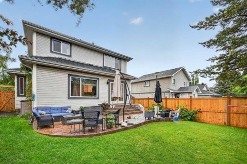30 Douglasdale Point Se, Calgary, AB 