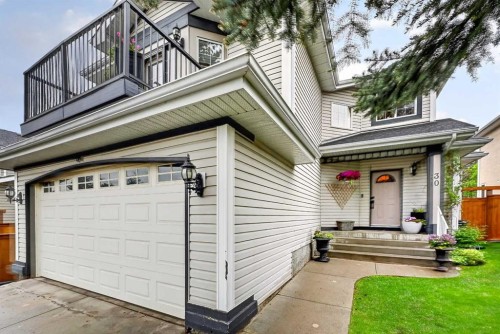30 Douglasdale Point Se, Calgary, AB 