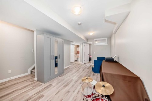 49 Aspen Hills Drive Sw, Calgary, AB - Indoor Photo Showing Other Room