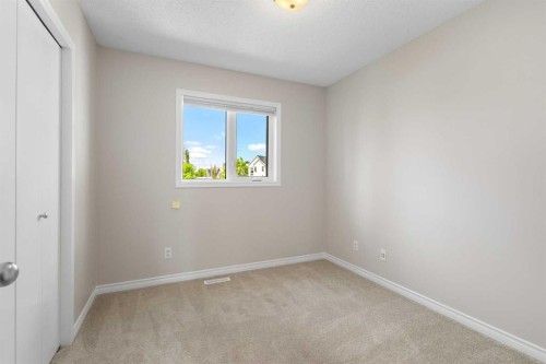 282 Prestwick Circle Se, Calgary, AB - Indoor Photo Showing Other Room