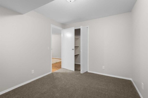 282 Prestwick Circle Se, Calgary, AB - Indoor Photo Showing Other Room