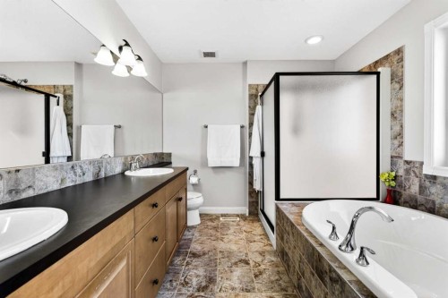216 Everbrook Way Sw, Calgary, AB 