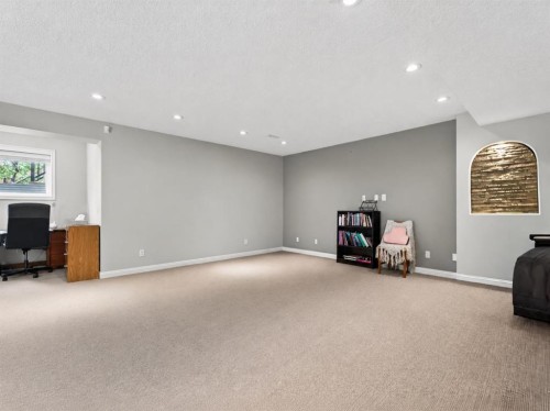 216 Everbrook Way Sw, Calgary, AB 
