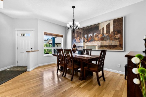 216 Everbrook Way Sw, Calgary, AB 
