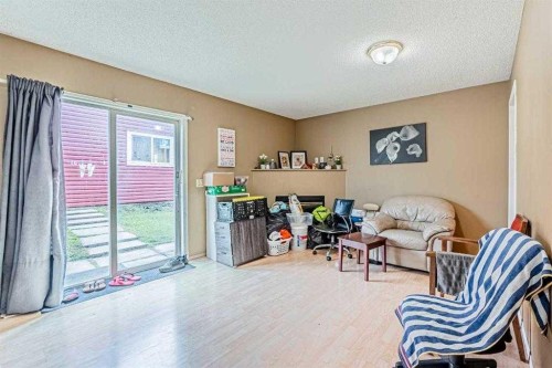 65 Martinvalley Road Ne, Calgary, AB - Indoor