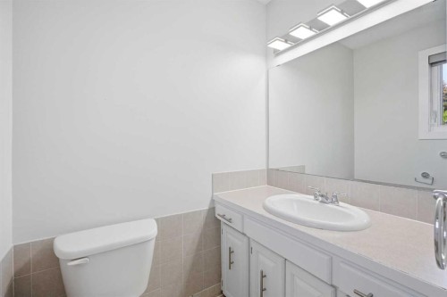 187 Templeton Circle Ne, Calgary, AB - Indoor Photo Showing Bathroom