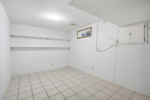 187 Templeton Circle Ne, Calgary, AB - Indoor