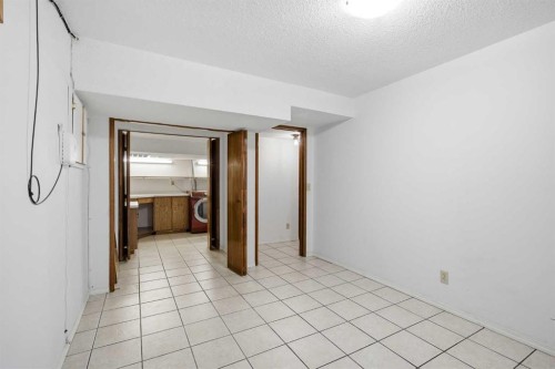 187 Templeton Circle Ne, Calgary, AB - Indoor Photo Showing Other Room