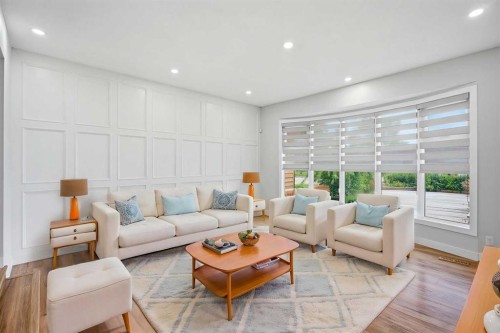 187 Templeton Circle Ne, Calgary, AB - Indoor Photo Showing Living Room