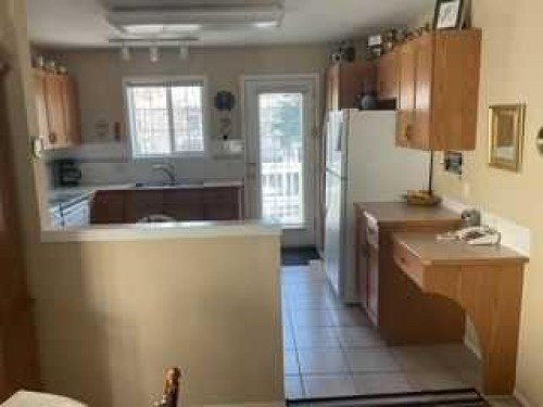 140 Dovista Court Se, Calgary, AB 