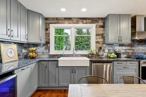 444 Bracewood Crescent Sw, Calgary, AB 