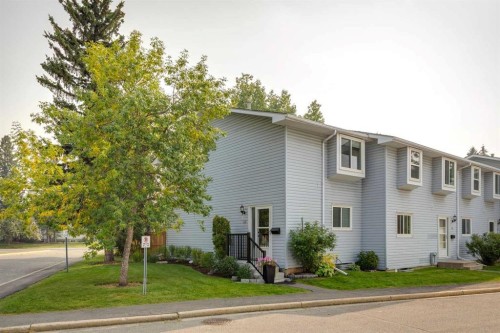 83-4810 40 Avenue SW Calgary, AB T3E 1E5
