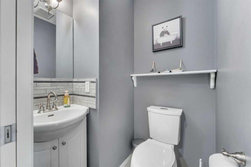 27-4 Stonegate Drive Nw, Airdrie, AB 
