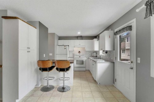 27-4 Stonegate Drive Nw, Airdrie, AB 