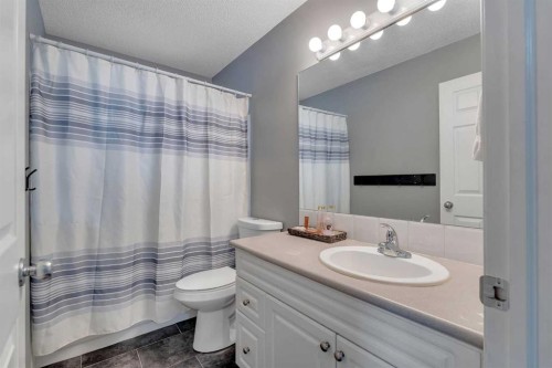 27-4 Stonegate Drive Nw, Airdrie, AB 