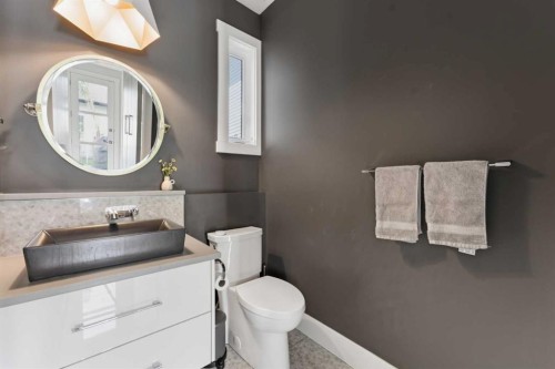 438 13 Street Nw, Calgary, AB 