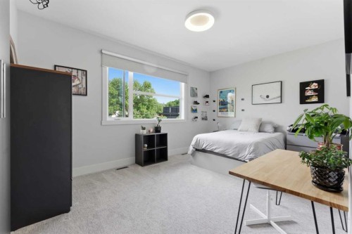 438 13 Street Nw, Calgary, AB 