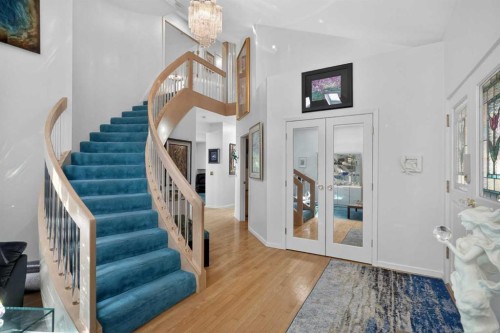 523 Scimitar Bay Nw, Calgary, AB - Indoor Photo Showing Other Room