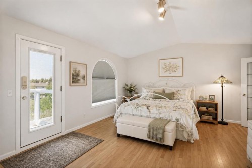 523 Scimitar Bay Nw, Calgary, AB - Indoor Photo Showing Bedroom