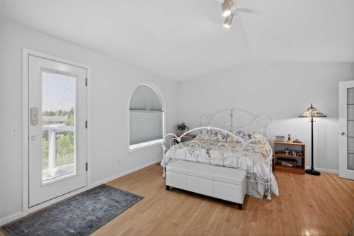 523 Scimitar Bay Nw, Calgary, AB - Indoor Photo Showing Bedroom