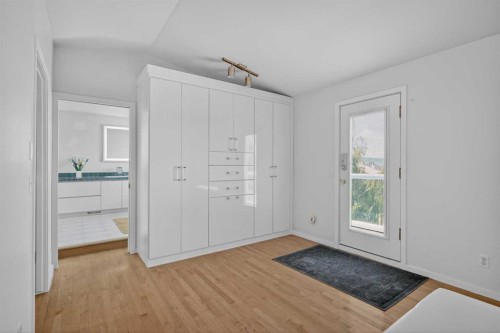 523 Scimitar Bay Nw, Calgary, AB - Indoor Photo Showing Other Room