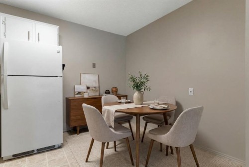 3101-4001C 49 Street Nw, Calgary, AB - Indoor Photo Showing Dining Room
