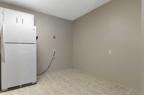 3101-4001C 49 Street Nw, Calgary, AB - Indoor Photo Showing Other Room