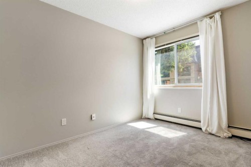 3101-4001C 49 Street Nw, Calgary, AB - Indoor Photo Showing Other Room