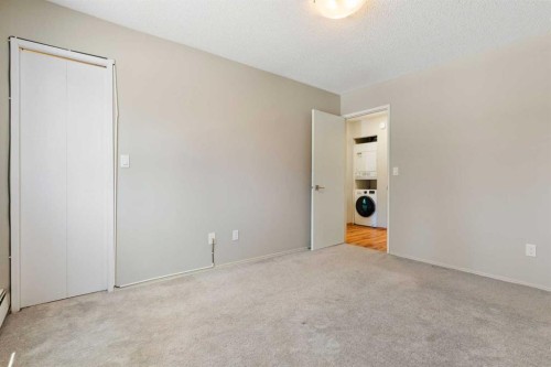 3101-4001C 49 Street Nw, Calgary, AB - Indoor Photo Showing Other Room
