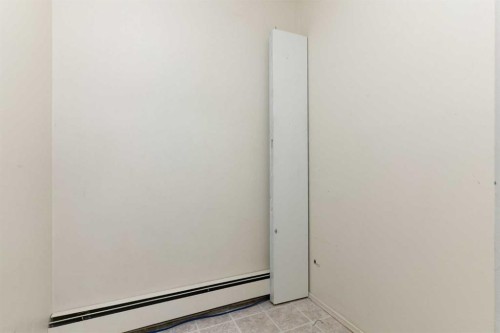 3101-4001C 49 Street Nw, Calgary, AB - Indoor Photo Showing Other Room