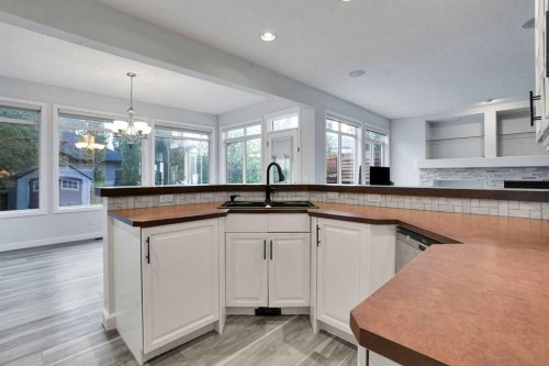 74 Cranleigh Green Se, Calgary, AB - Indoor Photo Showing Kitchen