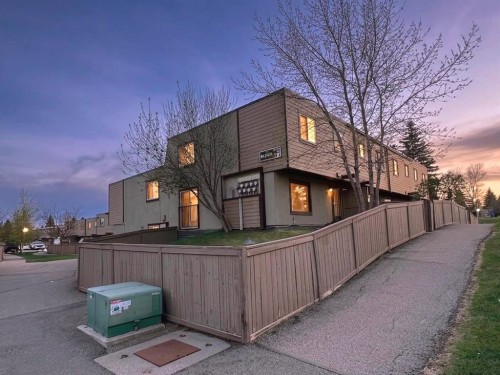 148-3809 45 Street SW Calgary, AB T3E 3H4