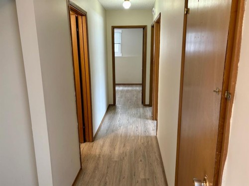 4828 Varsity Drive Nw, Calgary, AB - Indoor Photo Showing Other Room