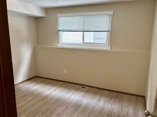 4828 Varsity Drive Nw, Calgary, AB - Indoor Photo Showing Other Room