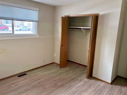 4828 Varsity Drive Nw, Calgary, AB - Indoor Photo Showing Other Room
