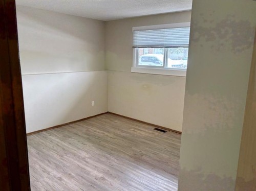 4828 Varsity Drive Nw, Calgary, AB - Indoor Photo Showing Other Room