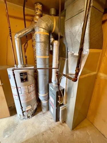 4828 Varsity Drive Nw, Calgary, AB - Indoor Photo Showing Basement