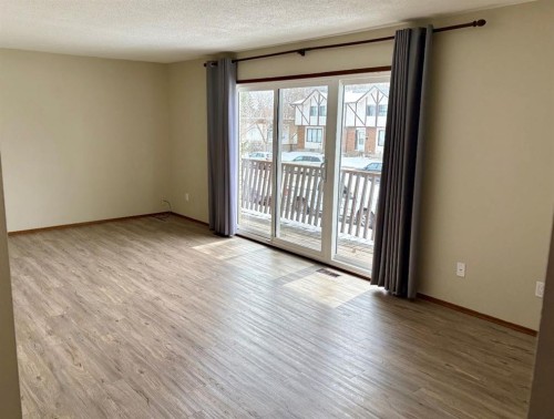 4828 Varsity Drive Nw, Calgary, AB - Indoor Photo Showing Other Room