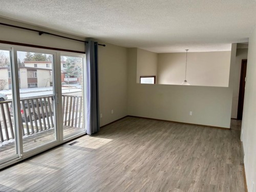 4828 Varsity Drive Nw, Calgary, AB - Indoor Photo Showing Other Room