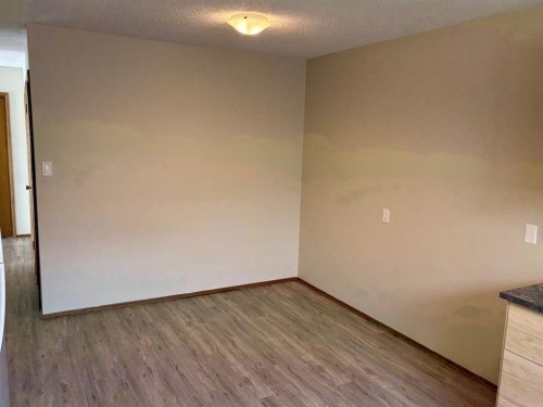 4828 Varsity Drive Nw, Calgary, AB - Indoor Photo Showing Other Room