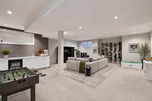 423 7A Street Ne, Calgary, AB - Indoor